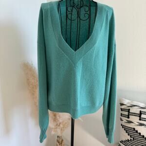 Intermix Elroy V-Neck Soft Cozy Oversized Cashmere Green Sweater Green XL